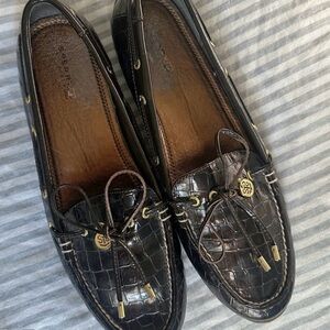 Sperry Brown crocodile loafer
